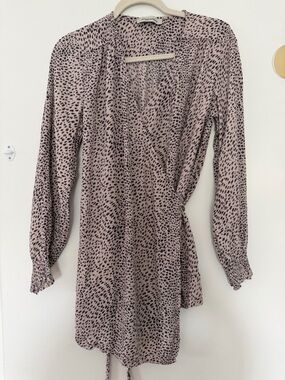 Angel Maternity Wrap Shirt in Animal Print women size M